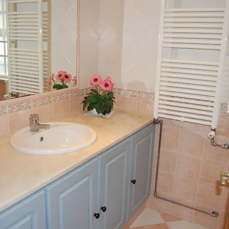 Monte Alegrete With Sea View Villa