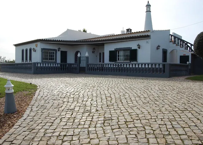 Villa Monte Alegrete With Sea View *
